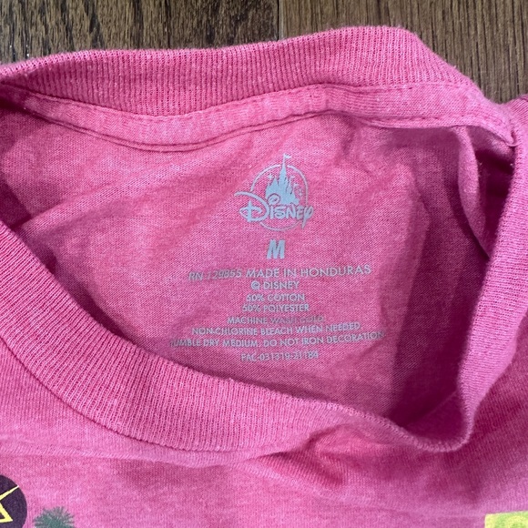 Women’s size medium disney tshirt - disney parks - Picture 3 of 4